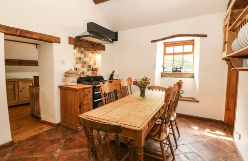 Millers Dale Cottage | THE BARN, family friendly, character holiday cottage in Tideswell