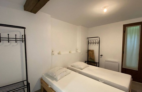 Saubrigues House | The barn of Pintouquet consists of four apartments and a studio.