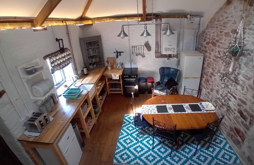 Pembroke House | The Barn, Square Island. Peaceful and pet friendly.