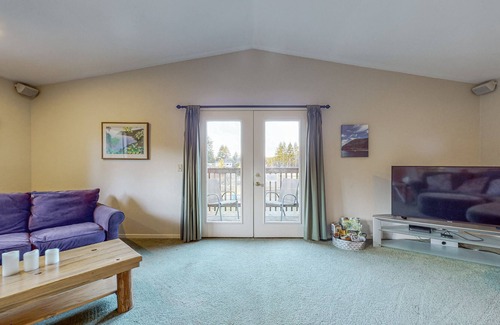 Arcata Apartment | “The Barn”