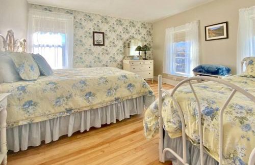 Bartlett House | The Bartlett Village House