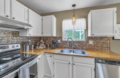 Colorado Springs House | The Base Camp at Red Rock Canyon- A block from hiking & biking trails!