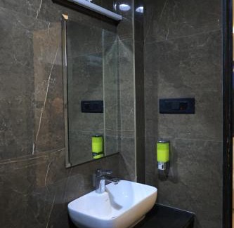 Gayariawas Hotel | The Basil Hotel