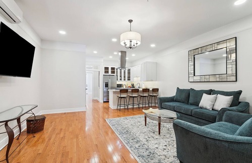 French Quarter Apartment | The Basin Suite- French Quarter Views!