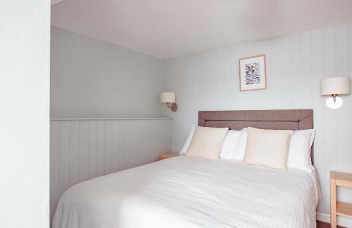 Coverack Hotel | The Bay Hotel