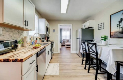 Norfolk - Virginia Beach House | The Bayview Retreat 2BR Walk to the Beach!nn