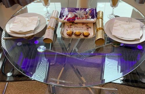 Kirkcaldy Apartment | The Beach Apartment, near Outlander location