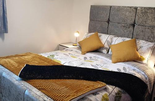 Kirkcaldy Apartment | The Beach Apartment, near Outlander location
