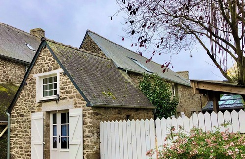 La Vicomte-sur-Rance House | THE BEACH