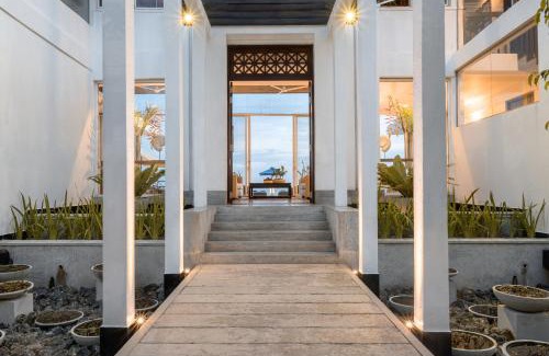 Kamburugamuwa Hotel | The Beach House by Reveal