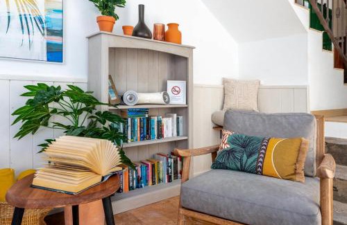 Costa Teguise House | The Beach House - Central location - Private Plunge Pool - Roof Terrace - 100m to Beach