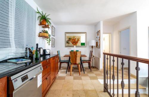 Costa Teguise House | The Beach House - Central location - Private Plunge Pool - Roof Terrace - 100m to Beach