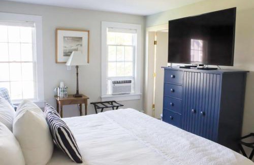 Kennebunk Hotel | The Beach House Inn