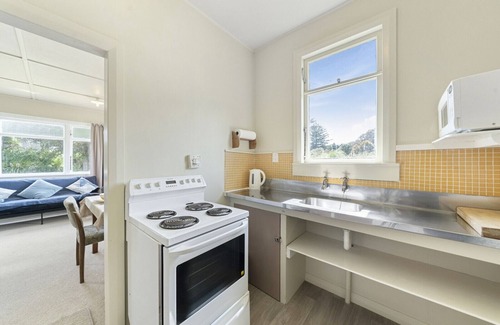 Waikanae Cottage | The Beach House - Kapiti Coast Holiday Home