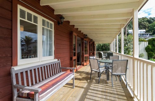 Paihia House | The Beach House - Paihia Holiday Home
