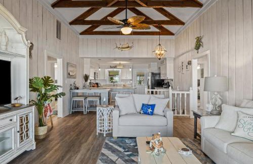 Pine Knoll Shores House | The Beachcomber home