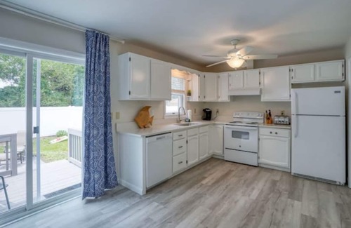 Lewes House | The BeachPlumA Retreat -2BR Home in Lewes, Mins to Beach w/backyard and grill
