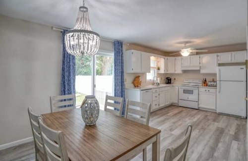 Lewes House | The BeachPlumA Retreat -2BR Home in Lewes, Mins to Beach w/backyard and grill
