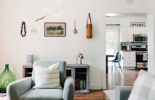 West Lake House | The Beachside Burrow - Next to Sandbanks w Hot Tub