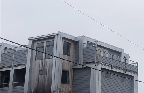Bay Shore House | The Beacon