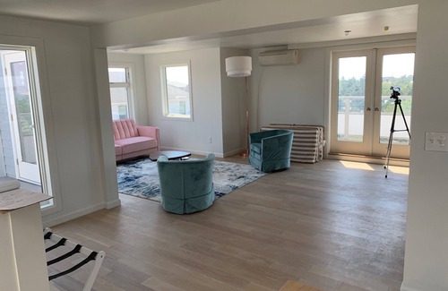 Bay Shore House | The Beacon
