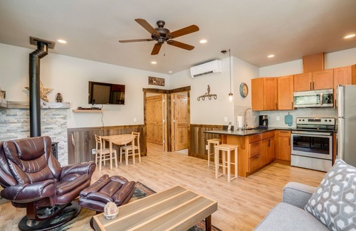 Leavenworth House | The Bear Den - Quaint Retreat Close To Town