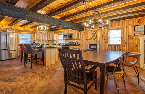 Maggie Valley House | The Bear's Cave | Pet-Friendly Log Home with Mountain Views and Hot Tub