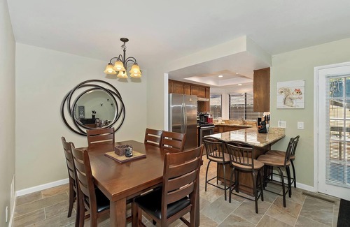Summit Estates Condo | The Bear's Den By Destination Big Bear: Prime Location! WALK TO SNOW SUMMIT MT. RESORT! The Bears Den Welcomes ALL Mountain Adventure Enthusiasts! Cozy 2 Bedroom Condo!
