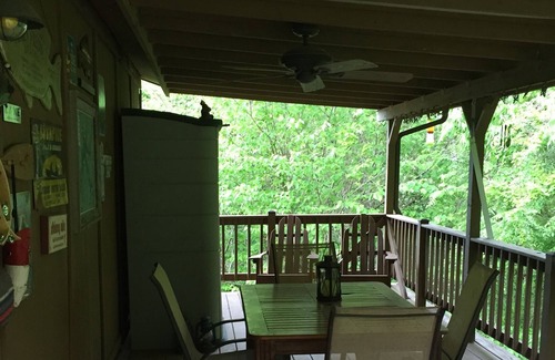 Byrdstown Cabin | The Bear's Den/Dale Hollow Lake/Minutes To Sunset, Star Point And Eagle Cove