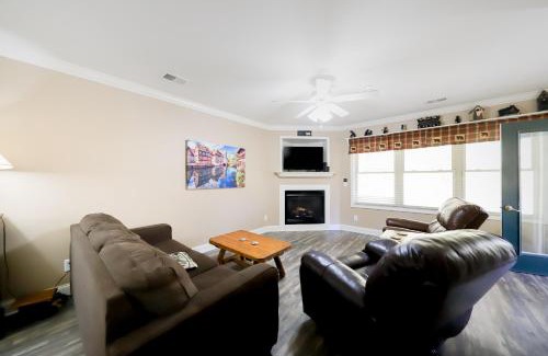 Helen Apartment | The Bears Den