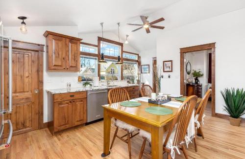 University Park Apartment | The Beautiful Bears Den! Walk to Old Town and CSU!