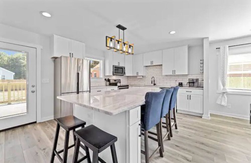 Greensboro House | The Beech House - 3 BR 5 bed home - Downtown Gboro