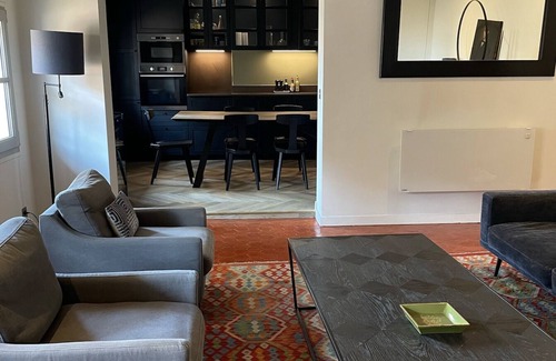 Couronne Urbaine Apartment | The Bell Tower Apartment