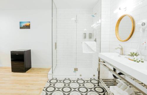 Belmont Shore Hotel | The Belmont Shore Inn