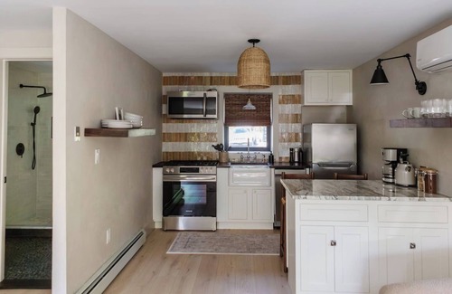 Phoenicia House | The Bend: Trout Lily Suite Pool Sauna Fire Pits