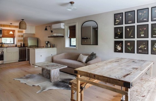 Phoenicia House | The Bend: Trout Lily Suite Pool Sauna Fire Pits