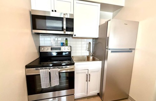 North Central Omaha Apartment | The Benson at Modern Heights