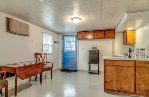 Inglewood House | The Berrywood - Walkable Studio in Hip East Nashville