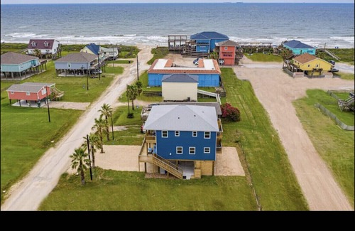 Surfside Beach House | The Best Bargain in Surfside!