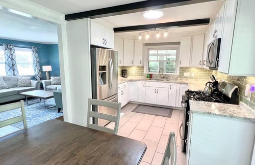 Wilmington House | The Best Family & Friends Hangout & Pet Friendly!