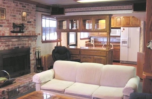 Lakehead-Lakeshore House | THE BEST & MOST PRIVATE HOME ON THE LAKE. EASY WALKS TO EVERYTHING.