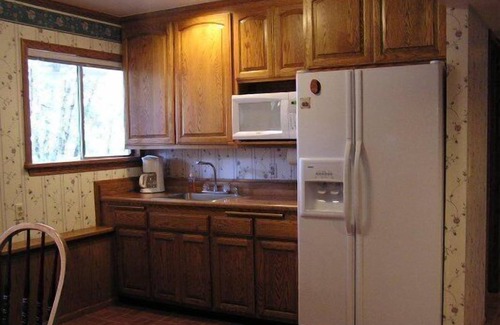 Lakehead-Lakeshore House | THE BEST & MOST PRIVATE HOME ON THE LAKE. EASY WALKS TO EVERYTHING.