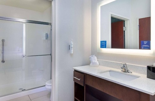 Sandy Springs Hotel | The Best of Atlanta! Pool, Gym Access & Free Hot Breakfast Included