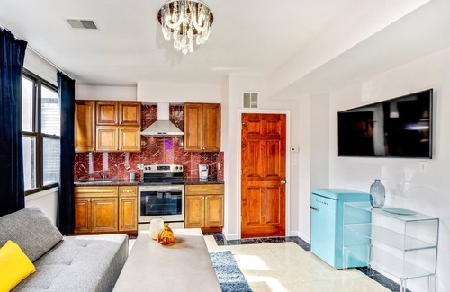 Chinatown Apartment | The better stay 1BD apartment in the heart of the City