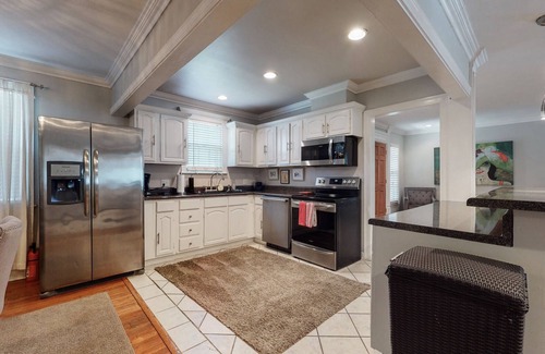Green Hills House | The Beverly Hills of Nashville, Close to it all! No stairs and a pool table