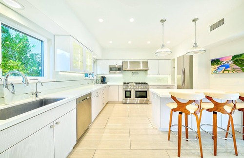 The Flats Apartment | The Beverly Hills Palace