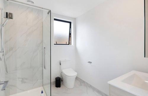 Lower Hutt House | The Biddle Cres Cosy Getaway