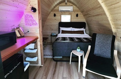Bentonville Cabin | The Bike Inn #17, Mulberry River Cabin