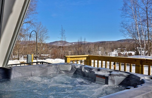 Killington Cabin | The Birch Ridge #3 - Lace Room, a cozy boutique ski lodge in the heart of Killington, VT.