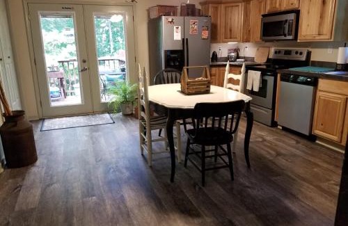 Dunlap Apartment | The Bird House near Fall Creek Falls State Park